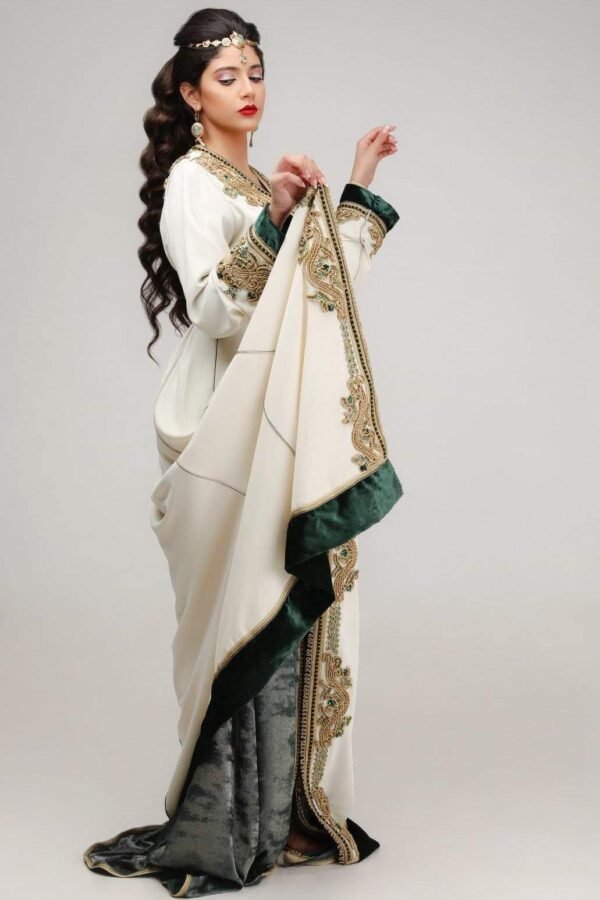 Caftan En Ligne Découvrez l'élégance intemporelle du caftan henna, une pièce traditionnelle marocaine magnifiquement ornée. Nos caftans en henna allient beauté et tradition pour des moments inoubliables. Explorez notre collection unique aujourd'hui ! Caftan En Ligne Découvrez l'élégance intemporelle du caftan henna, une pièce traditionnelle marocaine magnifiquement ornée. Nos caftans en henna allient beauté et tradition pour des moments inoubliables. Explorez notre collection unique aujourd'hui !