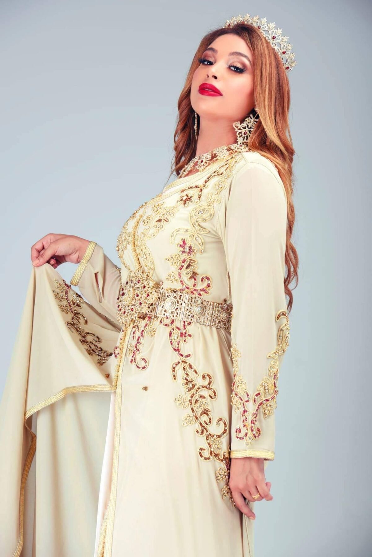 Caftan En Ligne Découvrez l'élégance intemporelle du caftan henna, une pièce traditionnelle marocaine magnifiquement ornée. Nos caftans en henna allient beauté et tradition pour des moments inoubliables. Explorez notre collection unique aujourd'hui !