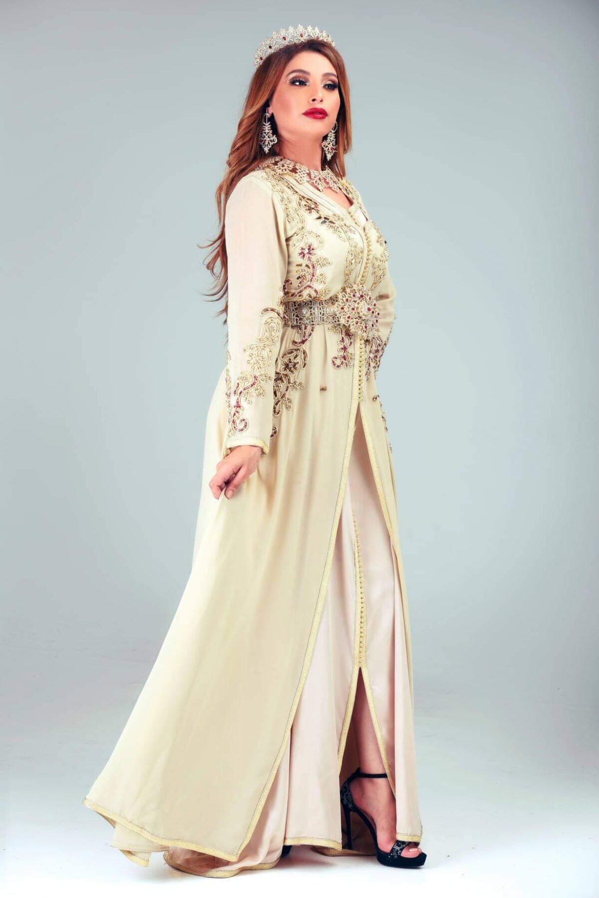 Caftan En Ligne Découvrez l'élégance intemporelle du caftan henna, une pièce traditionnelle marocaine magnifiquement ornée. Nos caftans en henna allient beauté et tradition pour des moments inoubliables. Explorez notre collection unique aujourd'hui !