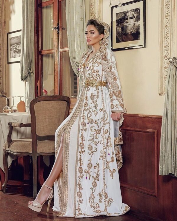 Caftan En Ligne Découvrez l'élégance intemporelle du caftan henna, une pièce traditionnelle marocaine magnifiquement ornée. Nos caftans en henna allient beauté et tradition pour des moments inoubliables. Explorez notre collection unique aujourd'hui ! Caftan En Ligne Découvrez l'élégance intemporelle du caftan henna, une pièce traditionnelle marocaine magnifiquement ornée. Nos caftans en henna allient beauté et tradition pour des moments inoubliables. Explorez notre collection unique aujourd'hui !
