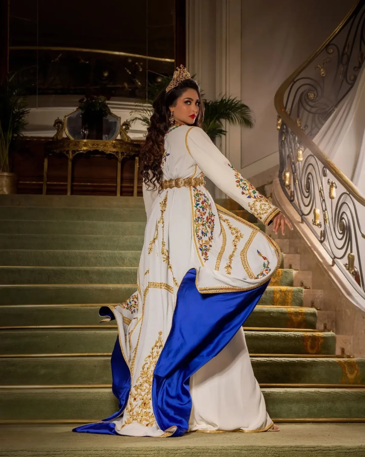 Caftan En Ligne Découvrez l'élégance intemporelle du caftan henna, une pièce traditionnelle marocaine magnifiquement ornée. Nos caftans en henna allient beauté et tradition pour des moments inoubliables. Explorez notre collection unique aujourd'hui !